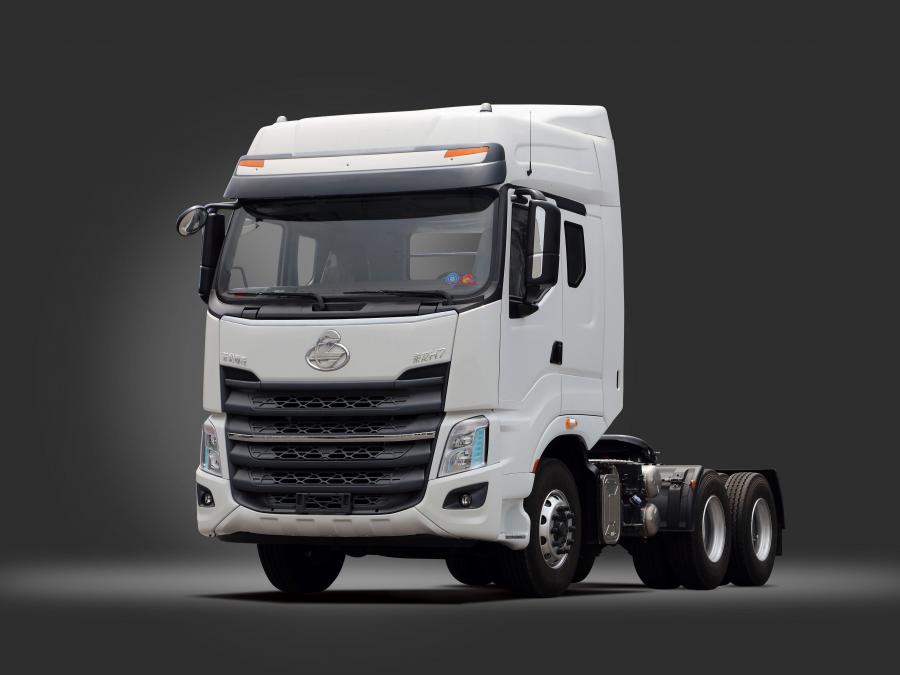  DongFeng Liuzhou Chenglon H7 6x2 Tractor 2015 года  (фото 2 из 2)